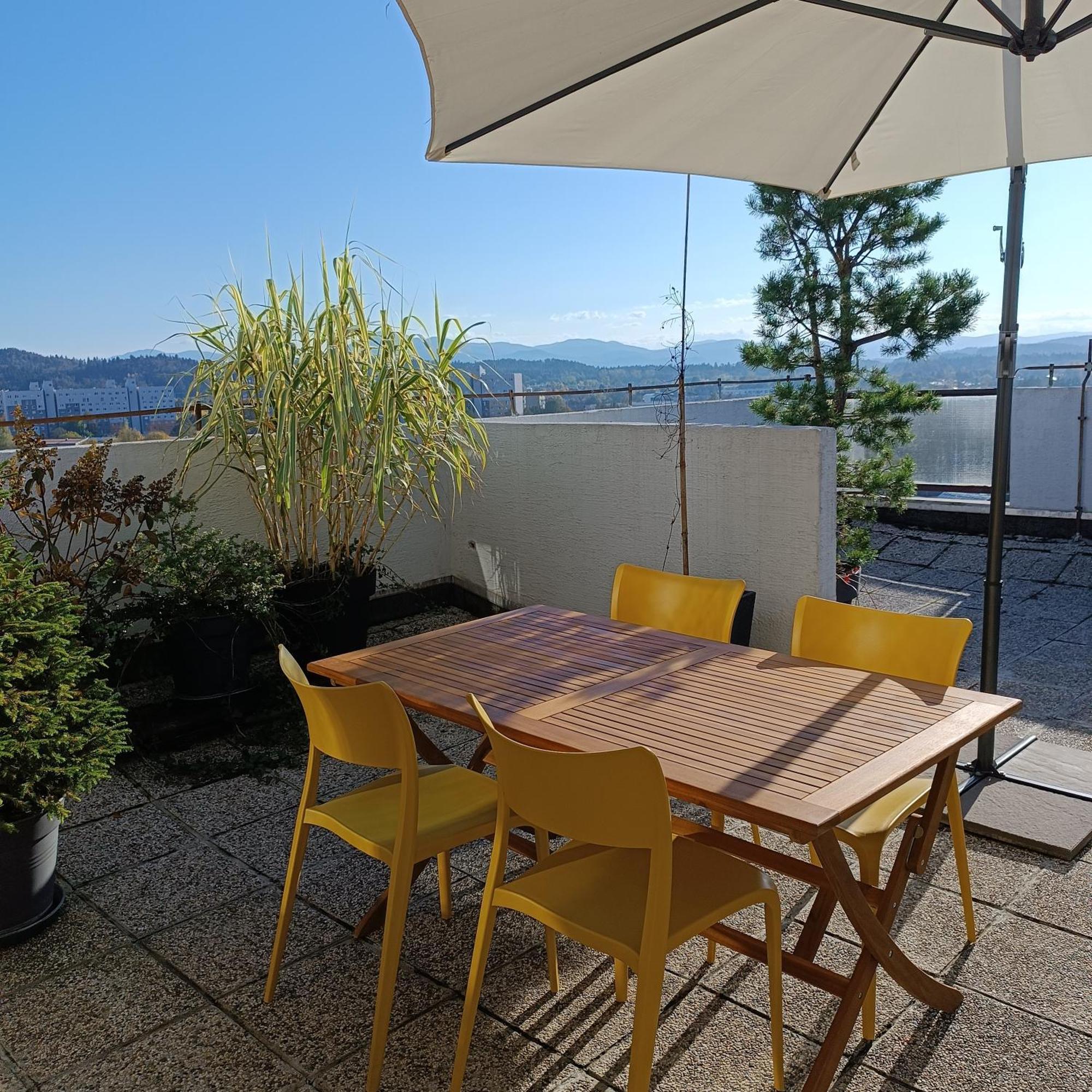 Bright Penthaus Apartement, With A Wonderful View Liubliana Exterior foto